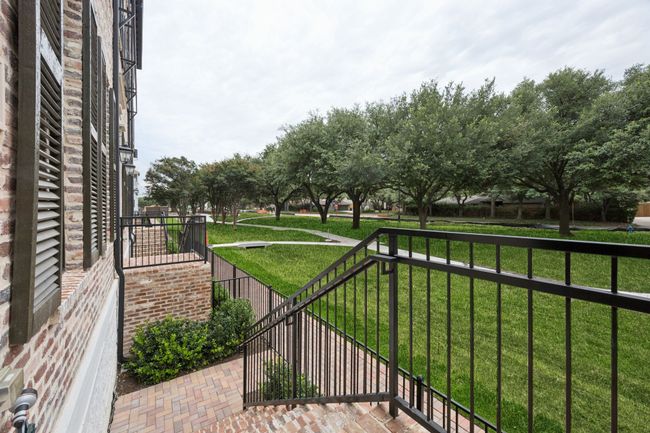 14932 Oak St, Townhouse with 3 bedrooms, 4 bathrooms and null parking in Addison TX | Image 40