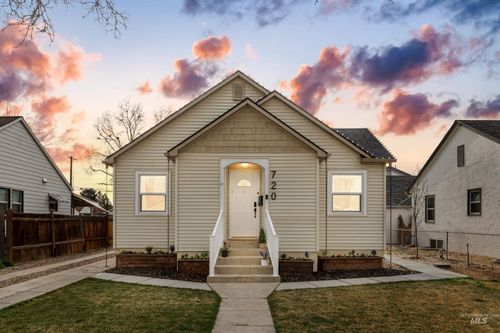 720 17th Ave S, Nampa, ID, 83651-4739 | Card Image
