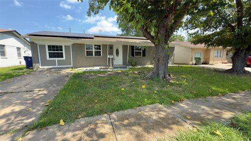 913 Rosewood Hills Dr, Garland, TX, 75040-5830 | Card Image