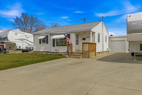 2327 Coffman Ave, Casper, WY, 82604-3520 | Card Image