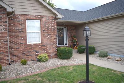 504 Patton Drive, House other with 3 bedrooms, 2 bathrooms and null parking in Troy IL | Image 2