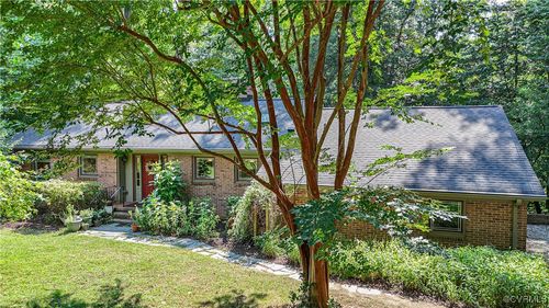 247 E Queens Dr, Williamsburg, VA, 23185-5014 | Card Image