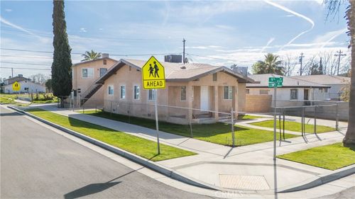 830 M St, Bakersfield, CA, 93304-1450 | Card Image
