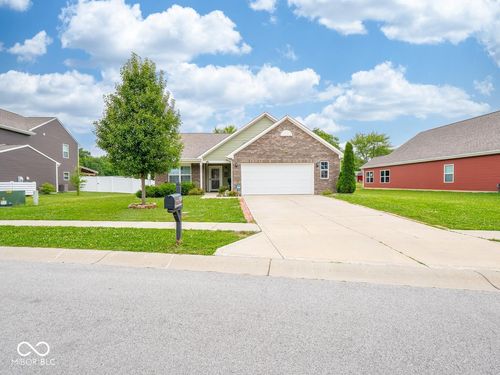 8218 Devon Ave, Indianapolis, IN, 46239-1502 | Card Image