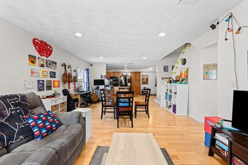 7-25 James St, Malden, MA, 02148-7458 | Card Image