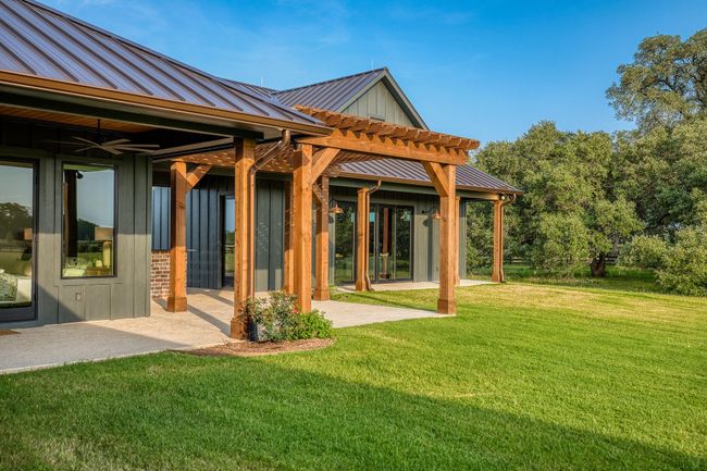104 Hartfield Rd, Home with 4 bedrooms, 5 bathrooms and 3 parking in Round Top TX | Image 35