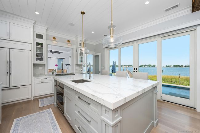 72 Shorefront Park, House other with 4 bedrooms, 7 bathrooms and 2 parking in Norwalk CT | Image 11