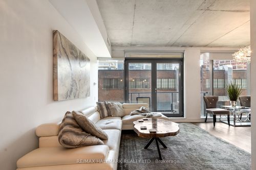 206-560 King St W, Toronto, ON, M5V0L5 | Card Image