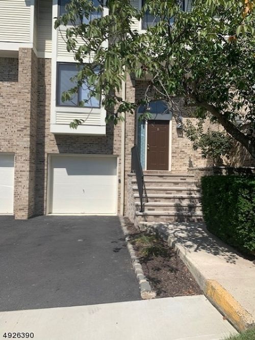 16 Louisburg Sq, Verona, NJ, 07044-2923 | Card Image