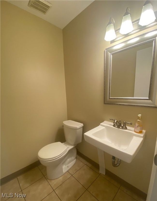 56 - 8870 Holly Ln, Condo with 3 bedrooms, 2 bathrooms and null parking in Olmsted Falls OH | Image 24