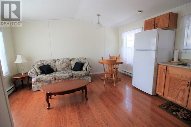 17 Foote Avenue, Home with 3 bedrooms, 2 bathrooms and null parking in Sunnyside NL | Image 4