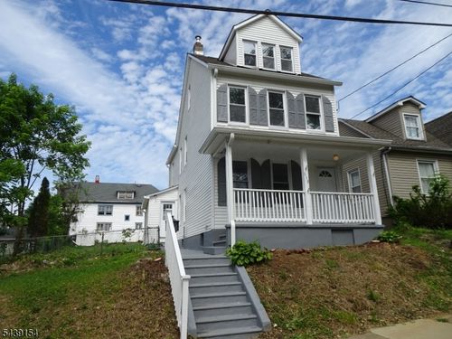 689 Sayre Ave, Phillipsburg, NJ, 08865-3347 | Card Image