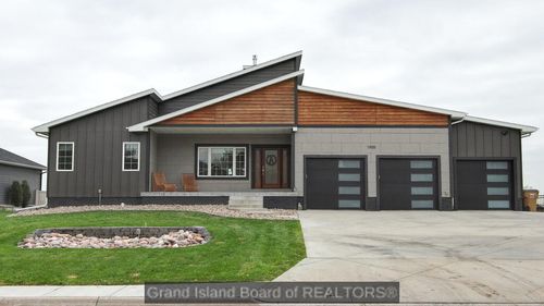 1905 Rainbow Rd, Grand Island, NE, 68801-1813 | Card Image