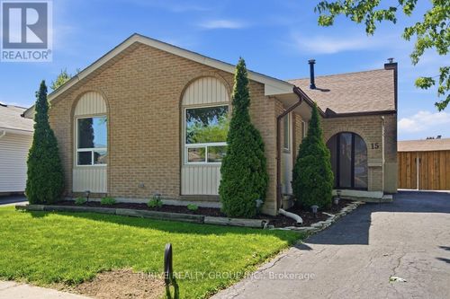 15 Renny Cres, London, ON, N6E2C4 | Card Image