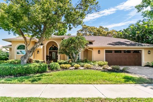 8309 Shadow Pine Way, SARASOTA, FL, 34238-5624 | Card Image