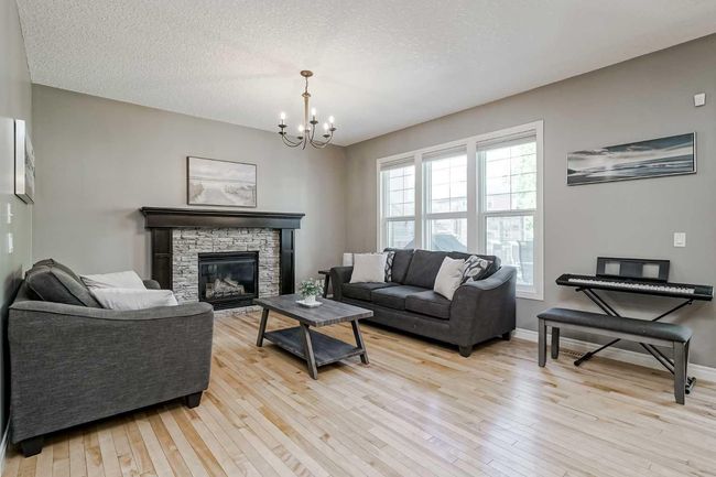102 Marquis Grove Se, House other with 4 bedrooms, 4 bathrooms and 4 parking in Calgary AB | Image 5