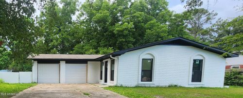 2020 University St, Gautier, MS, 39553-6646 | Card Image