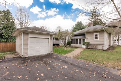 309 Miles Road, House other with 3 bedrooms, 1 bathrooms and null parking in Chagrin Falls OH | Image 3