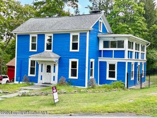 698 N Abington Rd, Waverly Township, PA, 18411-2319 | Card Image