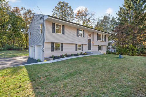 6 Pamal Ln, New Paltz, NY, 12561-4421 | Card Image