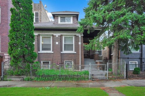 3023 W Ainslie Street, Chicago, IL, 60625 | Card Image