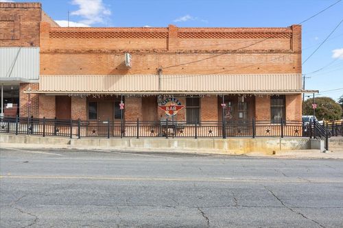 121 E Oak St, West, TX, 76691-1221 | Card Image