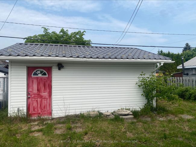 84 Gladstone Ave, House other with 4 bedrooms, 2 bathrooms and 5 parking in North Bay ON | Image 4