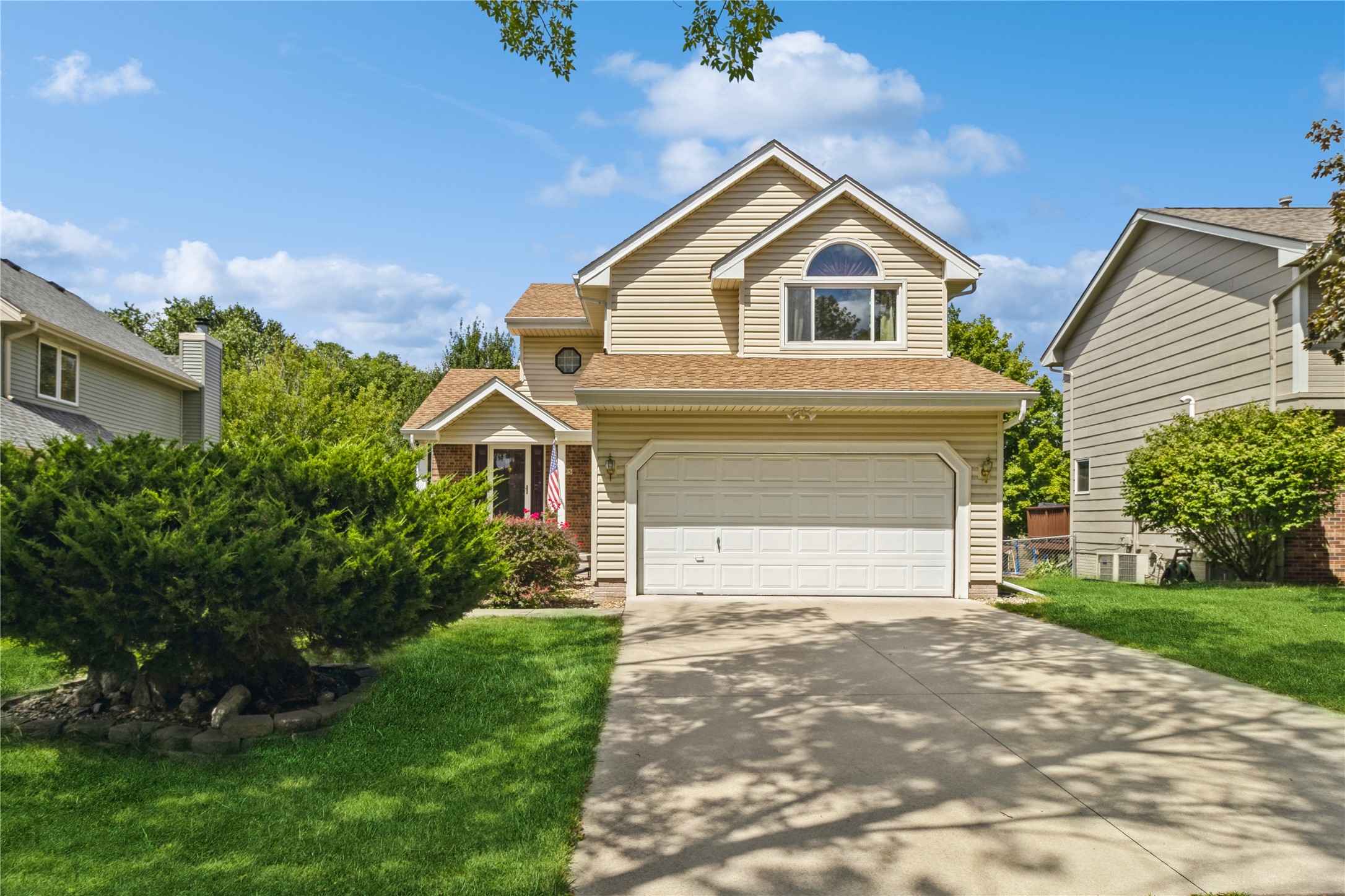 Coachlight Dr, West Des Moines, IA 50265