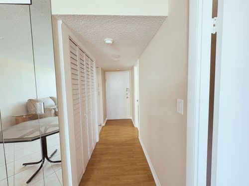 305-2025 Ne 164th Street, North Miami Beach, FL, 33162 | Card Image