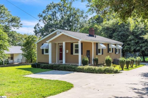 103 Constitution Ave, Laurens, SC, 29360-1805 | Card Image