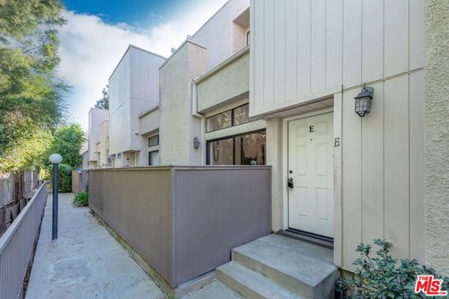 e-15167 Magnolia Boulevard, Sherman Oaks, CA, 91403 | Card Image