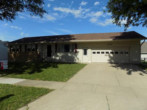 2020 N 14th St, Fort Dodge, IA, 50501-7105 | Card Image