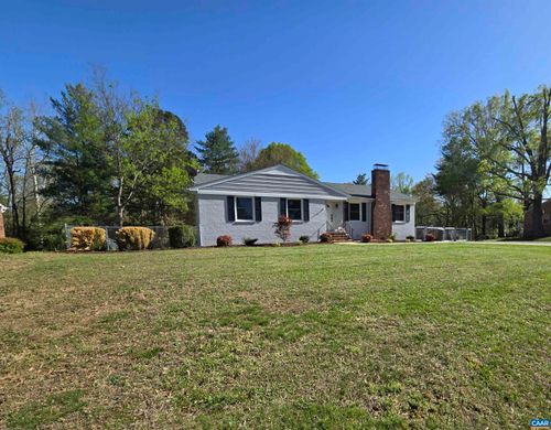 1305 Lee Dr, Farmville, VA, 23901-2341 | Card Image