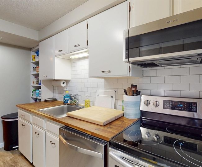 27 - 27 Webster Ct, Condo with 2 bedrooms, 2 bathrooms and 2 parking in Amherst MA | Image 7