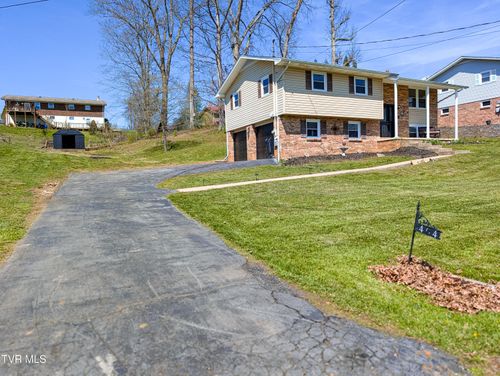 464 Springfield Drive, Bristol, TN, 37620 | Card Image
