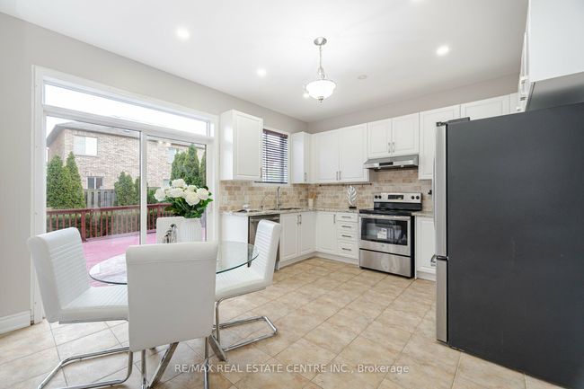 1016 Mccuaig Dr, House other with 4 bedrooms, 4 bathrooms and 2 parking in Milton ON | Image 17
