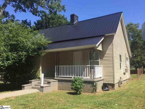 237 Poole St, Woodruff, SC, 29388-1633 | Card Image