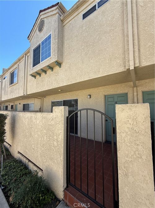 401 W 220th #18 Street, Carson, CA, 90745 | Card Image
