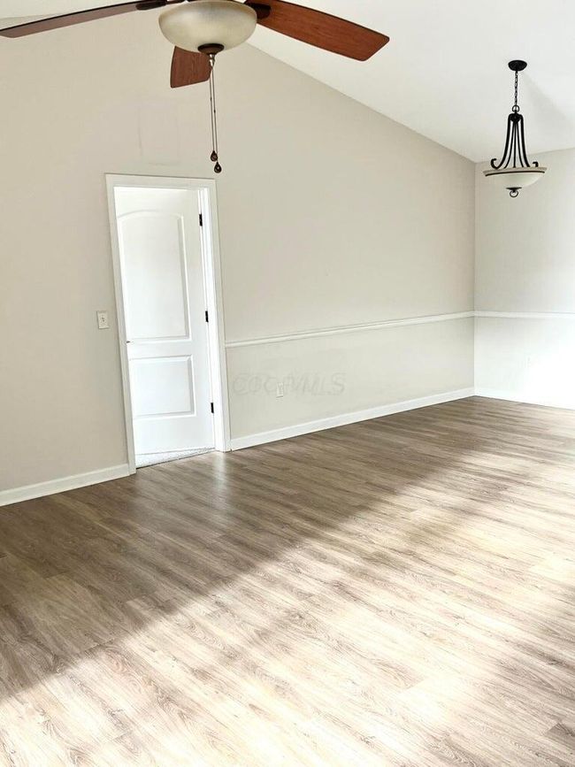 8061 Cranes Crossing Dr, Condo with 2 bedrooms, 2 bathrooms and null parking in Lewis Center OH | Image 12