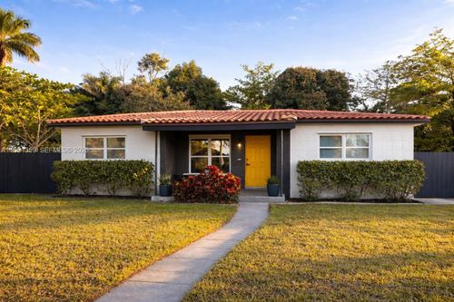 450 Ne 155th Ter, Miami, FL, 33162 | Card Image