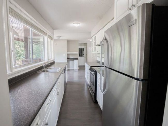 21764 124 Ave, House other with 3 bedrooms, 4 bathrooms and 8 parking in Maple Ridge BC | Image 11