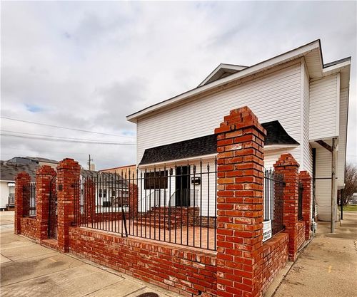 1115 6th St, Alexandria, LA, 71301-8046 | Card Image