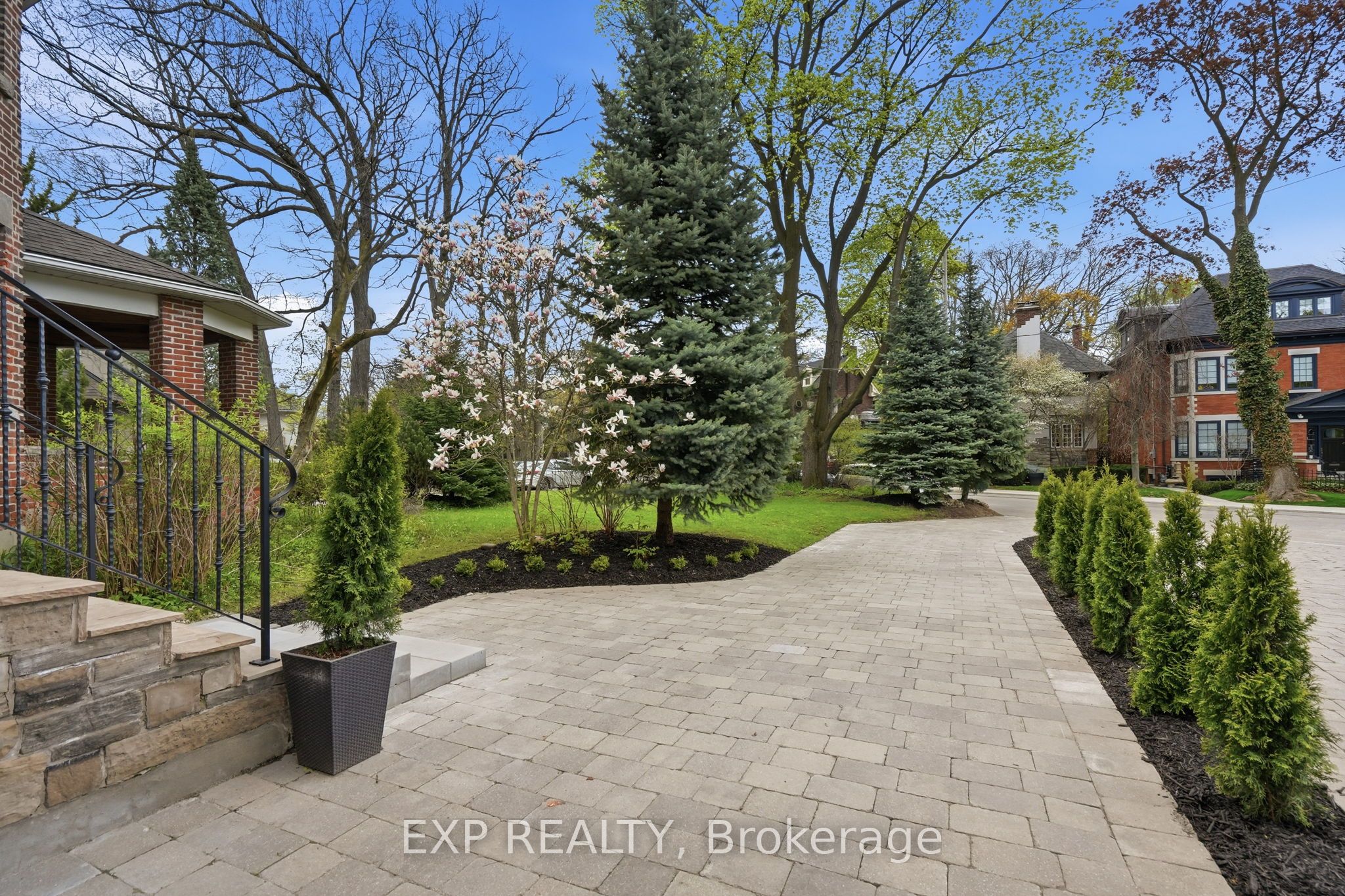 Residential in Toronto C02 2