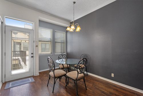apt-301-914 W 26th St, Austin, TX, 78705-4352 | Card Image