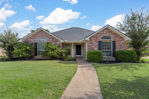 952 Cheyenne Trl, Hewitt, TX, 76643-3243 | Card Image