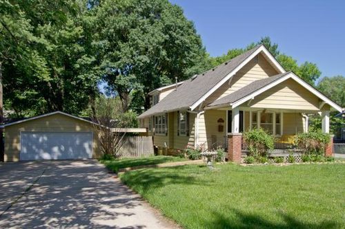 5104 Belinder Rd, Westwood, KS, 66205-2017 | Card Image