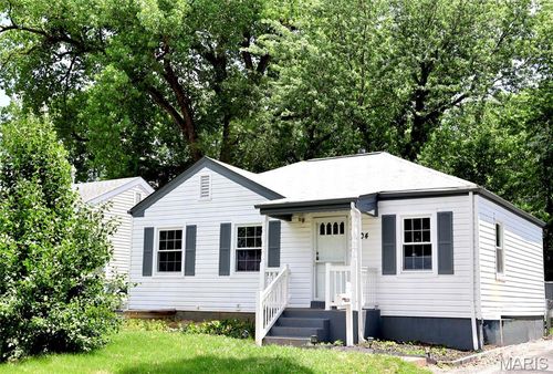 4404 Saint Leo Ln, Saint Ann, MO, 63074-1222 | Card Image