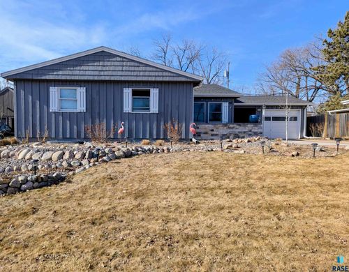 2405 S Lyndale Ave Avenue, Sioux Falls, SD, 57105 | Card Image