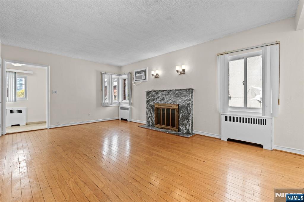 Residential Lease in Cliffside Park 2