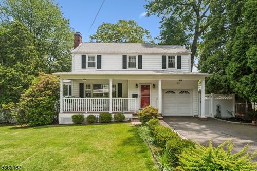 371 Fairview Ave, Cedar Grove, NJ, 07009-1324 | Card Image